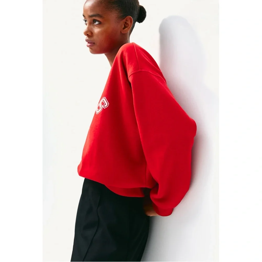 Red Paris Sweatshirt (S) - Picture 4 of 9